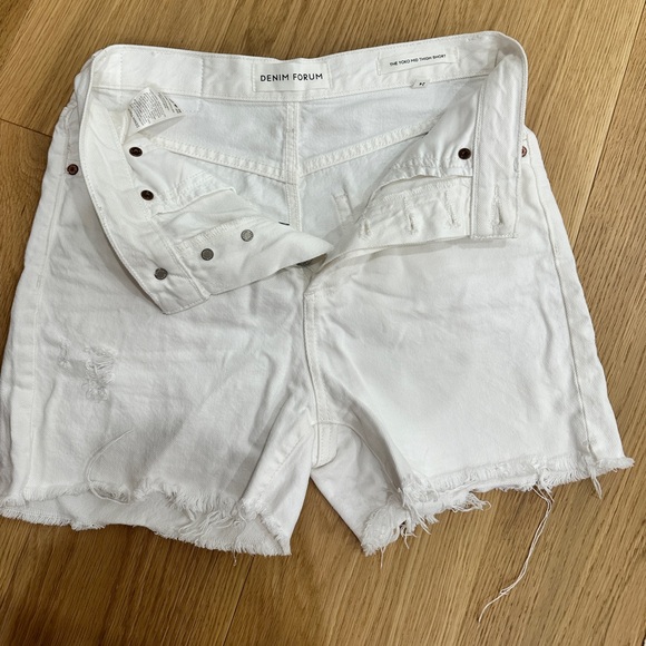 Denim Forum Size 24 - Picture 3 of 3